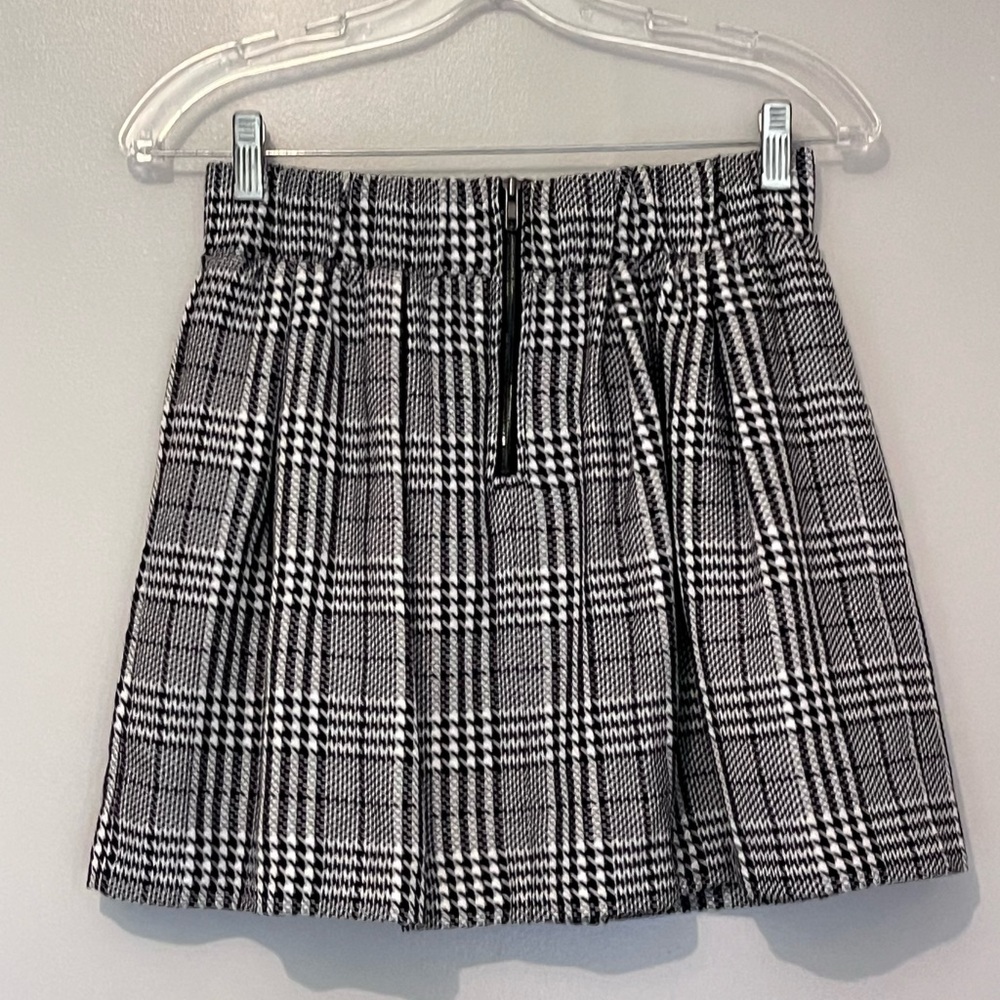 Candie's Black & White Pleated Hounds tooth A-Line Mini Skirt – Size 3 🖤🤍 - Picture 7 of 9